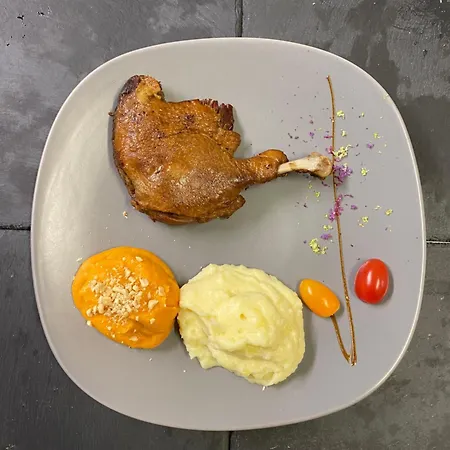 L'hotel Du 3* كاستلجالو