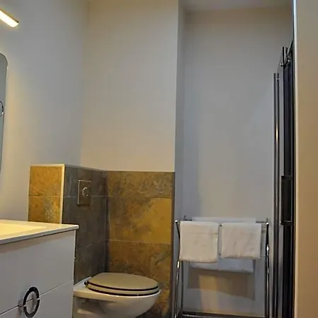 L'hotel Du מלון קסטלז'לו