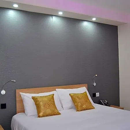 L'hotel Du מלון