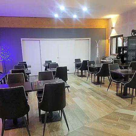 L'hotel Du מלון 3*