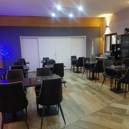 L'hotel Du 3* كاستلجالو