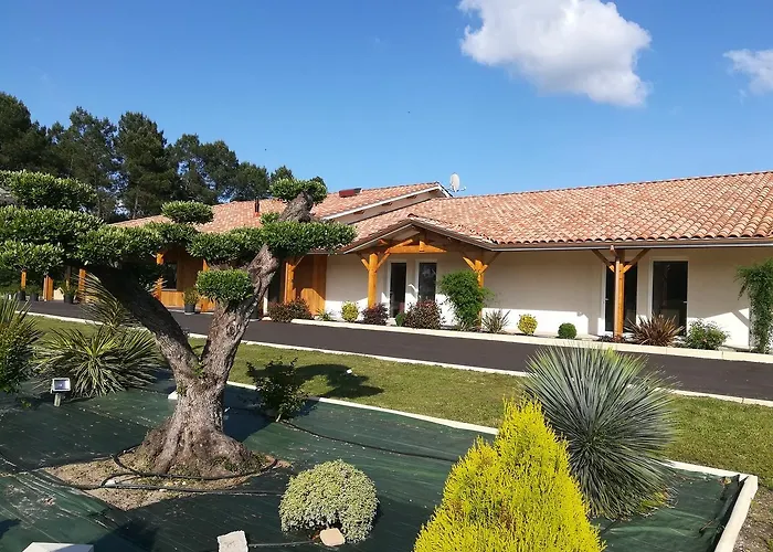 L'hotel Du 3* Кастельжалу