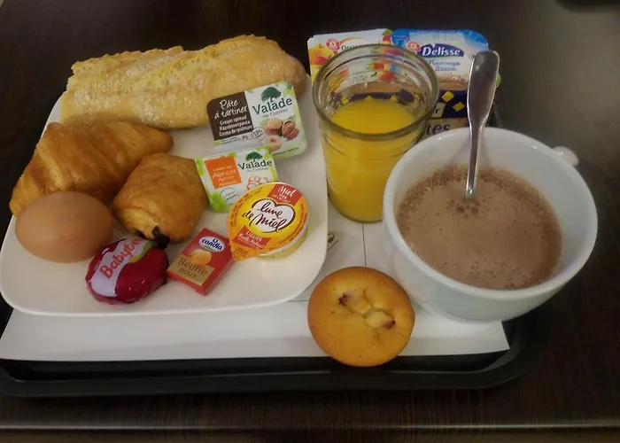 L'hotel Du Отель Кастельжалу